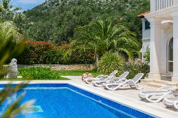 Refined Six-Bedroom Villa with Pool near Dubrovnik