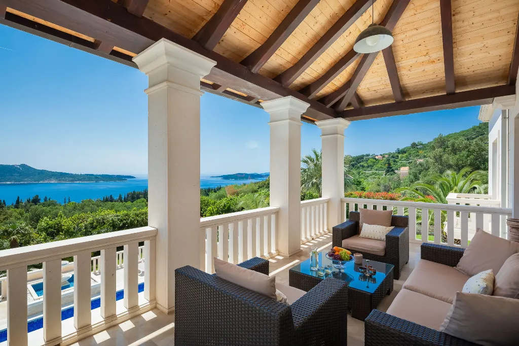 Refined Six-Bedroom Villa with Pool near Dubrovnik