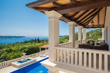 Refined Six-Bedroom Villa with Pool near Dubrovnik