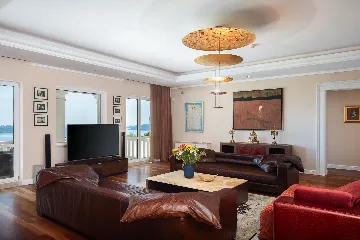 Refined Six-Bedroom Villa with Pool near Dubrovnik