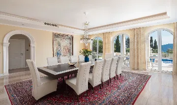 Refined Six-Bedroom Villa with Pool near Dubrovnik