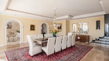 Refined Six-Bedroom Villa with Pool near Dubrovnik