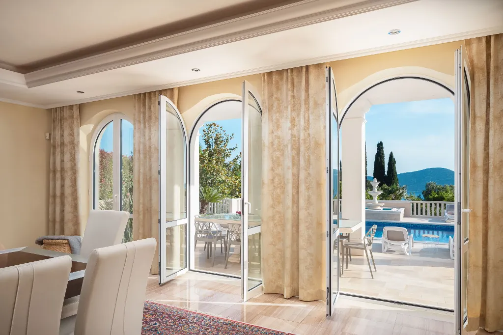 Refined Six-Bedroom Villa with Pool near Dubrovnik