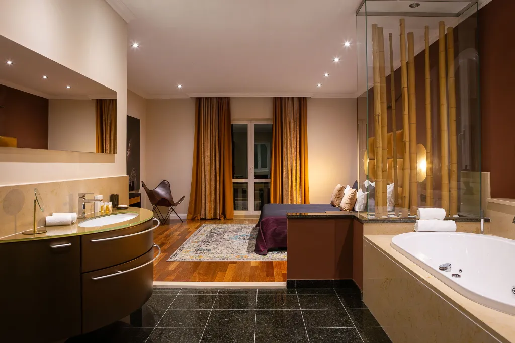 Refined Six-Bedroom Villa with Pool near Dubrovnik