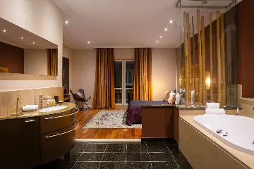 Refined Six-Bedroom Villa with Pool near Dubrovnik