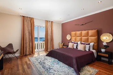 Refined Six-Bedroom Villa with Pool near Dubrovnik