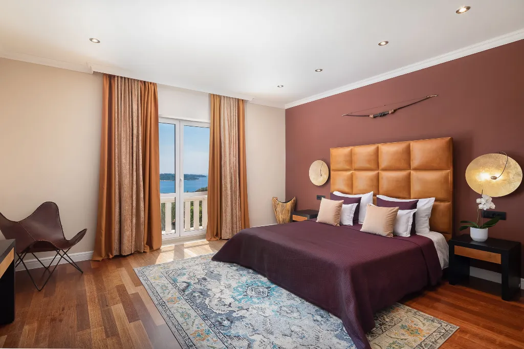 Refined Six-Bedroom Villa with Pool near Dubrovnik