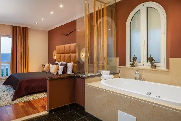 Refined Six-Bedroom Villa with Pool near Dubrovnik