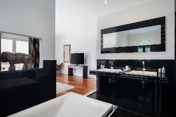 Refined Six-Bedroom Villa with Pool near Dubrovnik