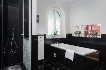 Refined Six-Bedroom Villa with Pool near Dubrovnik