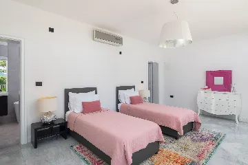 Refined Six-Bedroom Villa with Pool near Dubrovnik