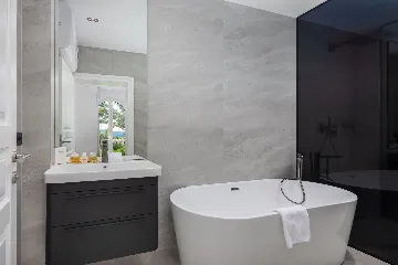 Refined Six-Bedroom Villa with Pool near Dubrovnik