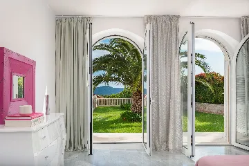 Refined Six-Bedroom Villa with Pool near Dubrovnik