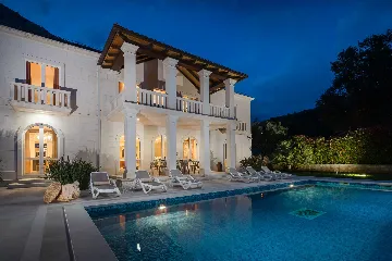 Refined Six-Bedroom Villa with Pool near Dubrovnik