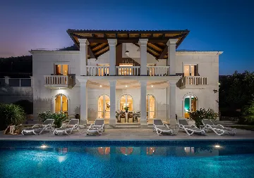 Refined Six-Bedroom Villa with Pool near Dubrovnik