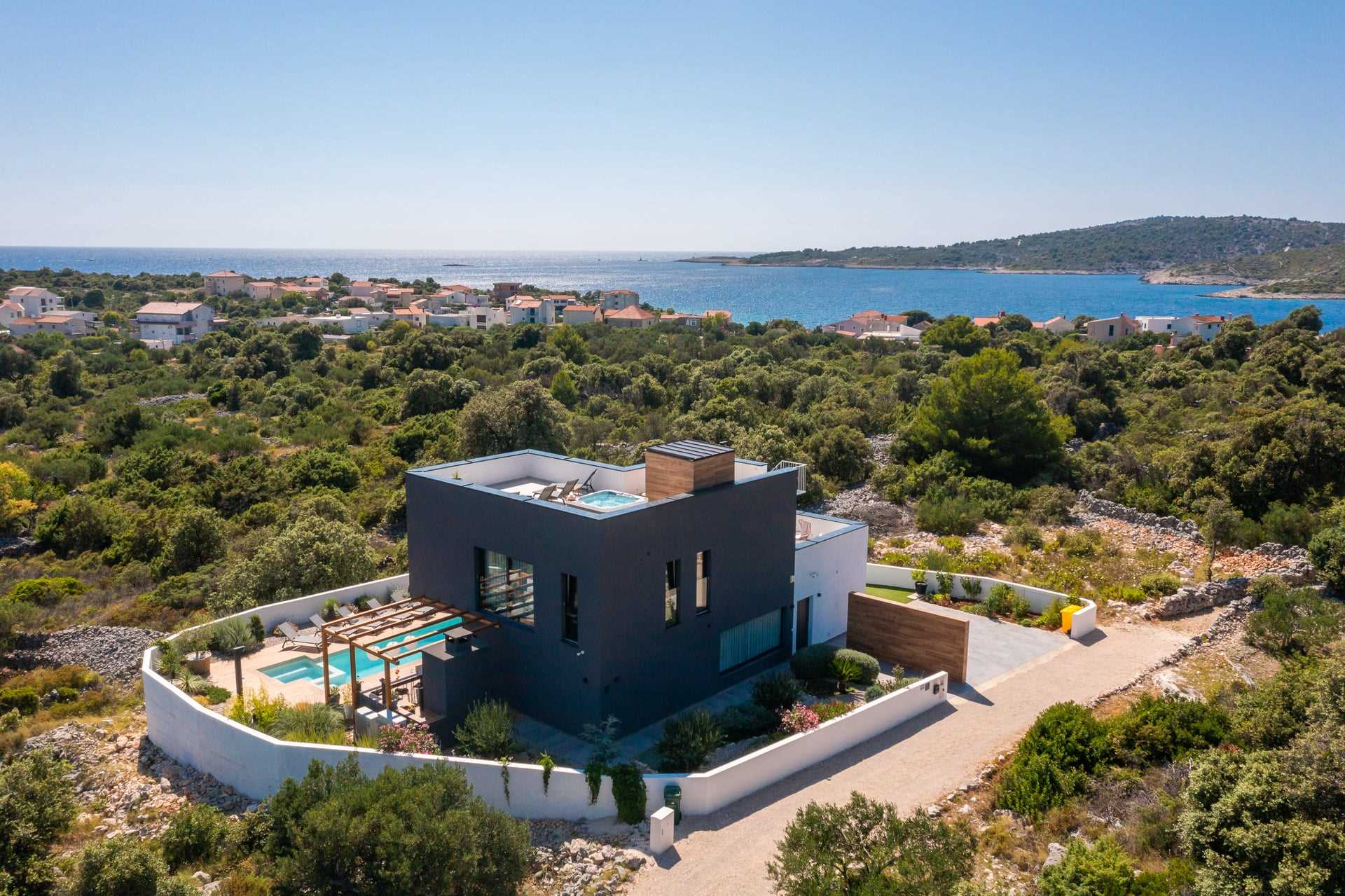 Luxury Villa Silvery with Pool