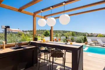 Modern Villa with Pool and Rooftop in Kanica