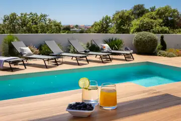 Modern Villa with Pool and Rooftop in Kanica