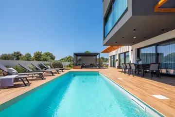 Modern Villa with Pool and Rooftop in Kanica