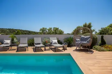 Modern Villa with Pool and Rooftop in Kanica