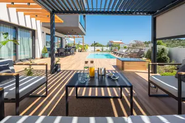 Modern Villa with Pool and Rooftop in Kanica