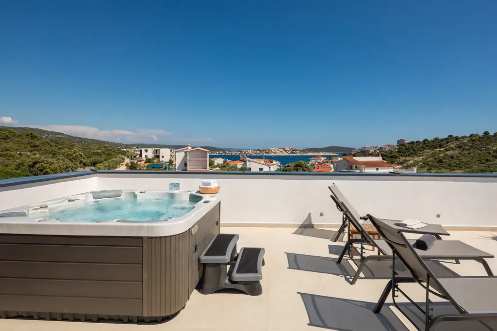 Modern Villa with Pool and Rooftop in Kanica