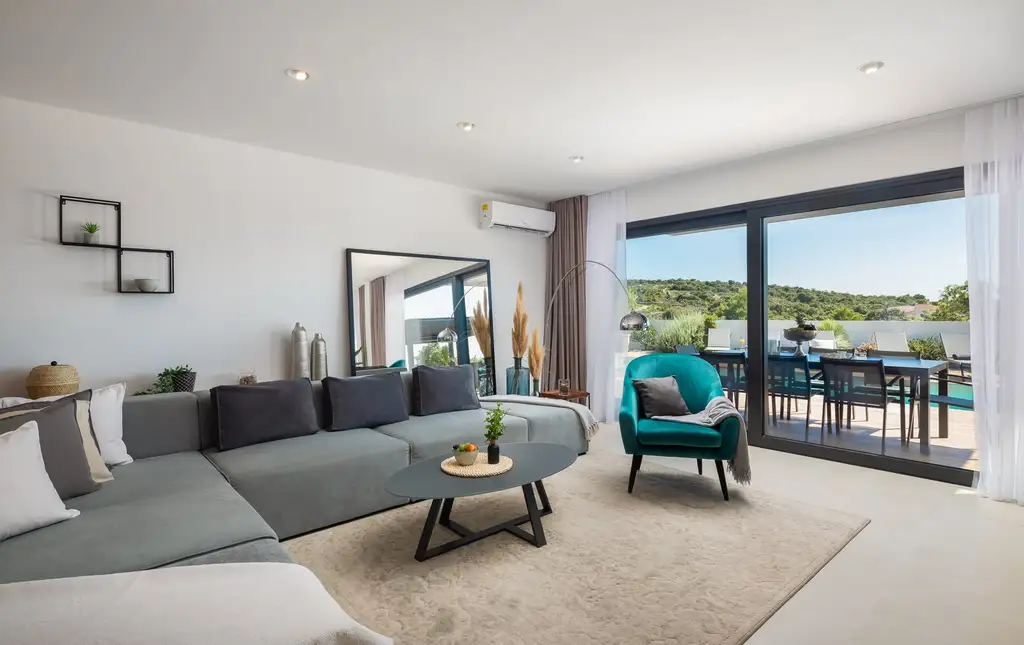Modern Villa with Pool and Rooftop in Kanica