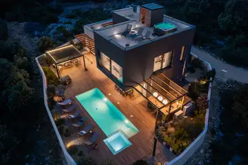 Modern Villa with Pool and Rooftop in Kanica