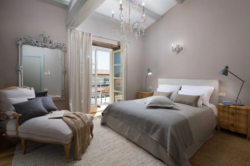 Spacious 4-Bedroom Villa with Pool in Kanfanar