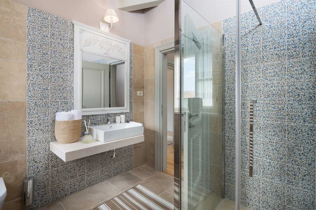 Spacious 4-Bedroom Villa with Pool in Kanfanar