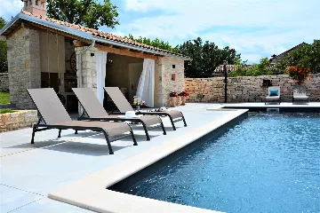 Family Villa with Pool in Kanfanar, Istria