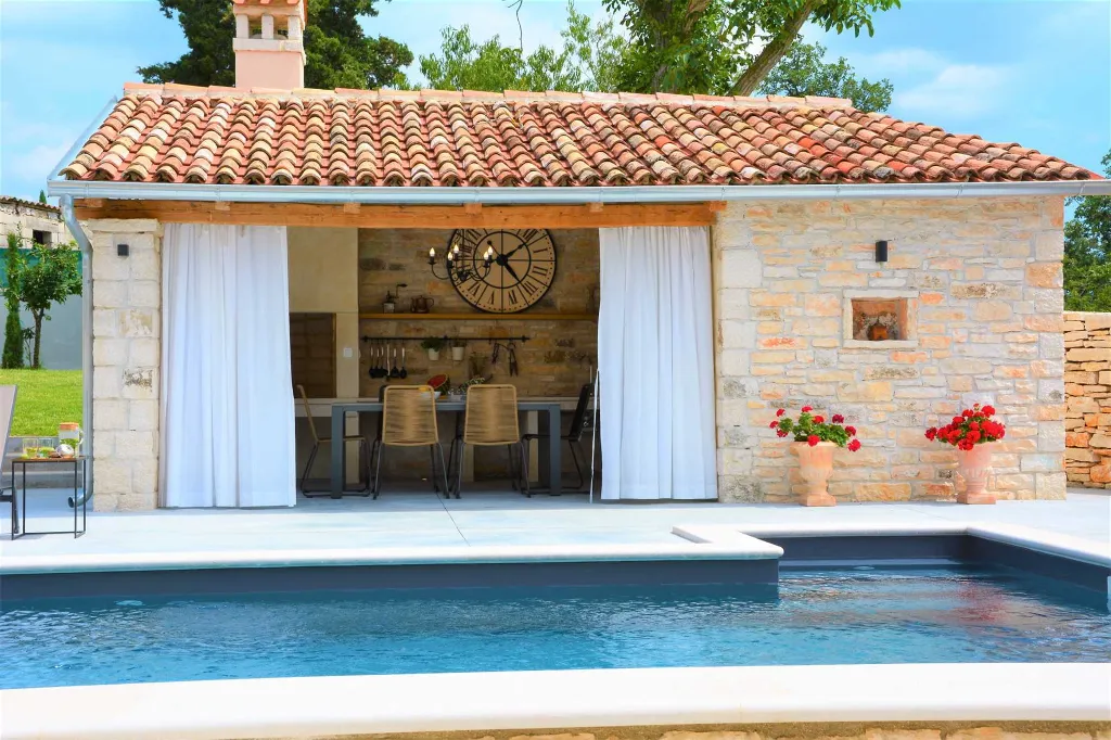 Family Villa with Pool in Kanfanar, Istria