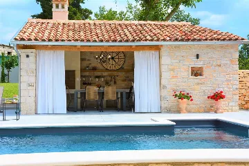 Family Villa with Pool in Kanfanar, Istria
