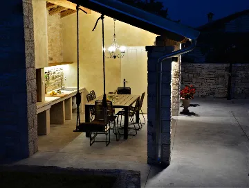 Family Villa with Pool in Kanfanar, Istria