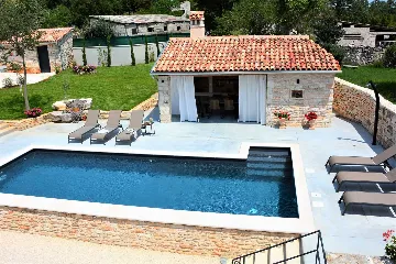 Family Villa with Pool in Kanfanar, Istria