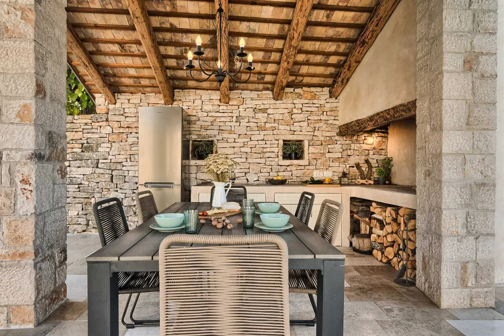 Rustic Pool Villa with Garden in Kanfanar