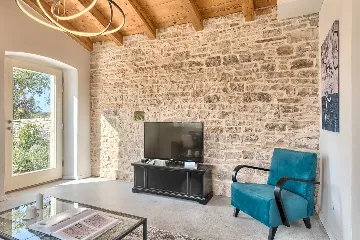 Rustic Pool Villa with Garden in Kanfanar