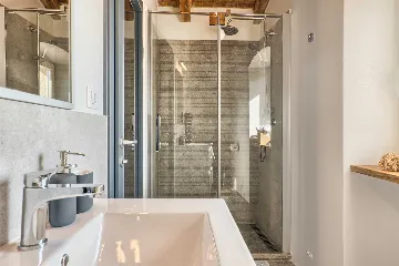 Rustic Pool Villa with Garden in Kanfanar