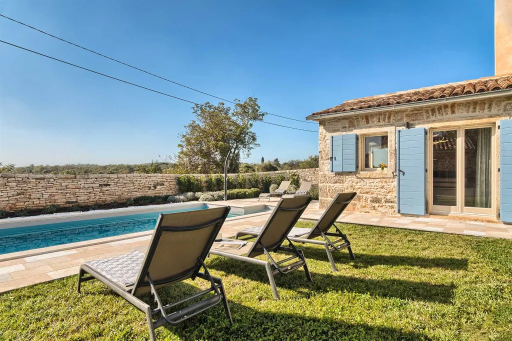 Rustic Pool Villa with Garden in Kanfanar