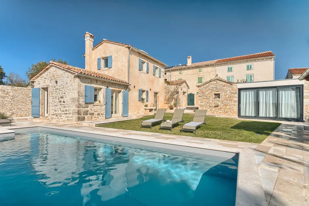 Rustic Pool Villa with Garden in Kanfanar