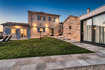 Rustic Pool Villa with Garden in Kanfanar