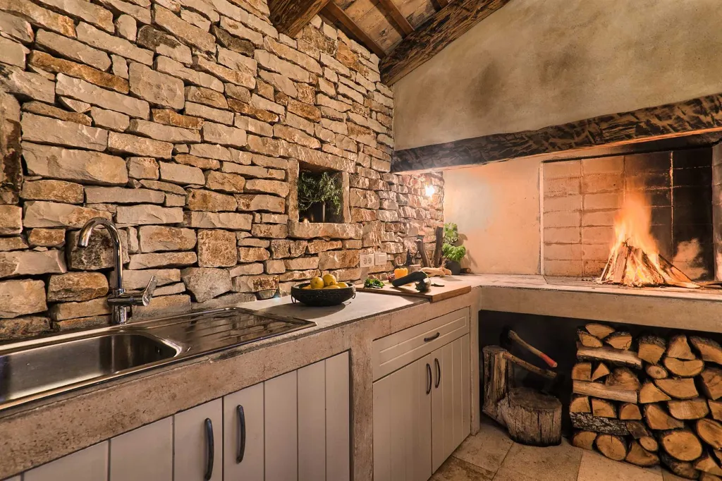 Rustic Pool Villa with Garden in Kanfanar
