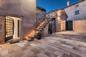 Rustic Pool Villa with Garden in Kanfanar