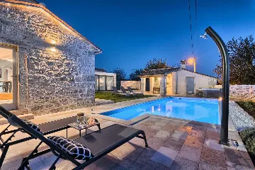 Rustic Pool Villa with Garden in Kanfanar