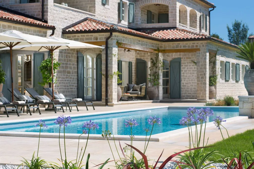 Spacious Holiday Villa with Pool in Kanfanar