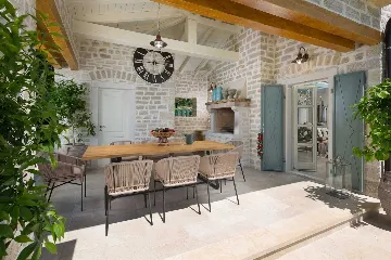 Spacious Holiday Villa with Pool in Kanfanar