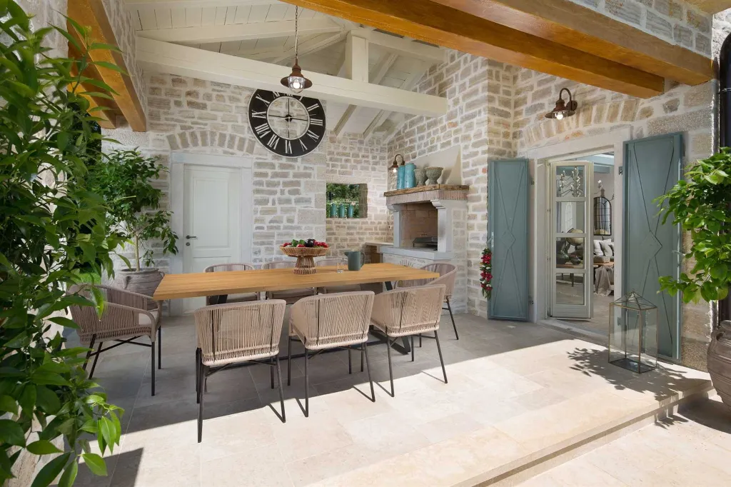 Spacious Holiday Villa with Pool in Kanfanar