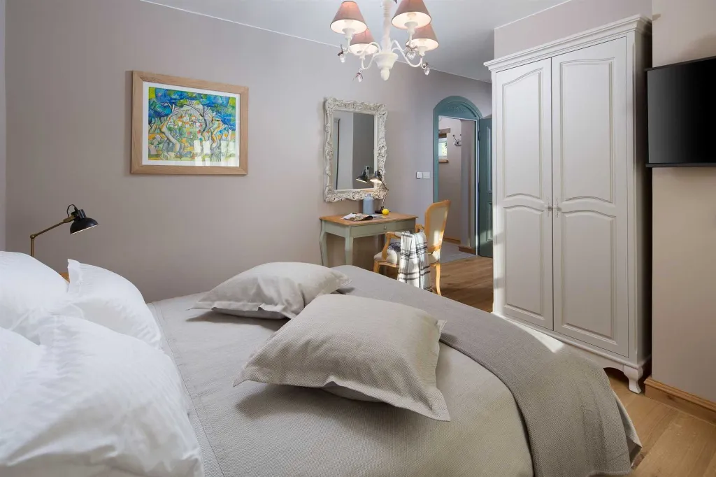 Spacious Holiday Villa with Pool in Kanfanar