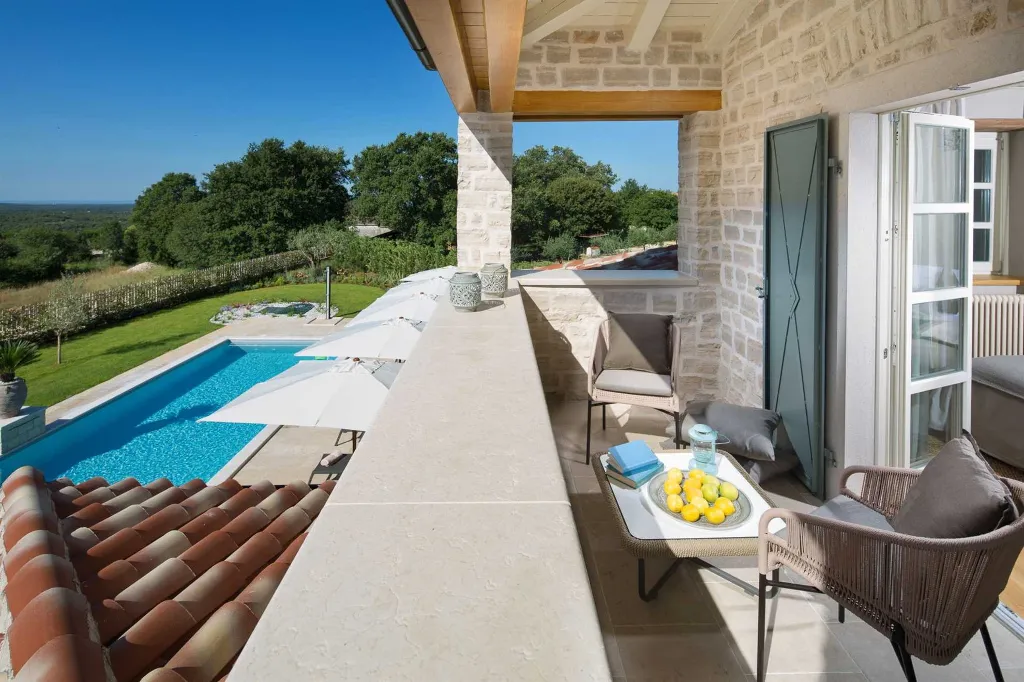 Spacious Holiday Villa with Pool in Kanfanar