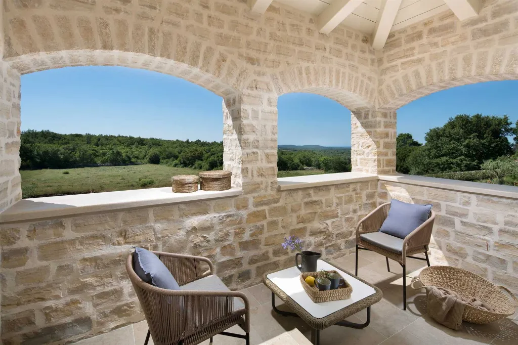 Spacious Holiday Villa with Pool in Kanfanar